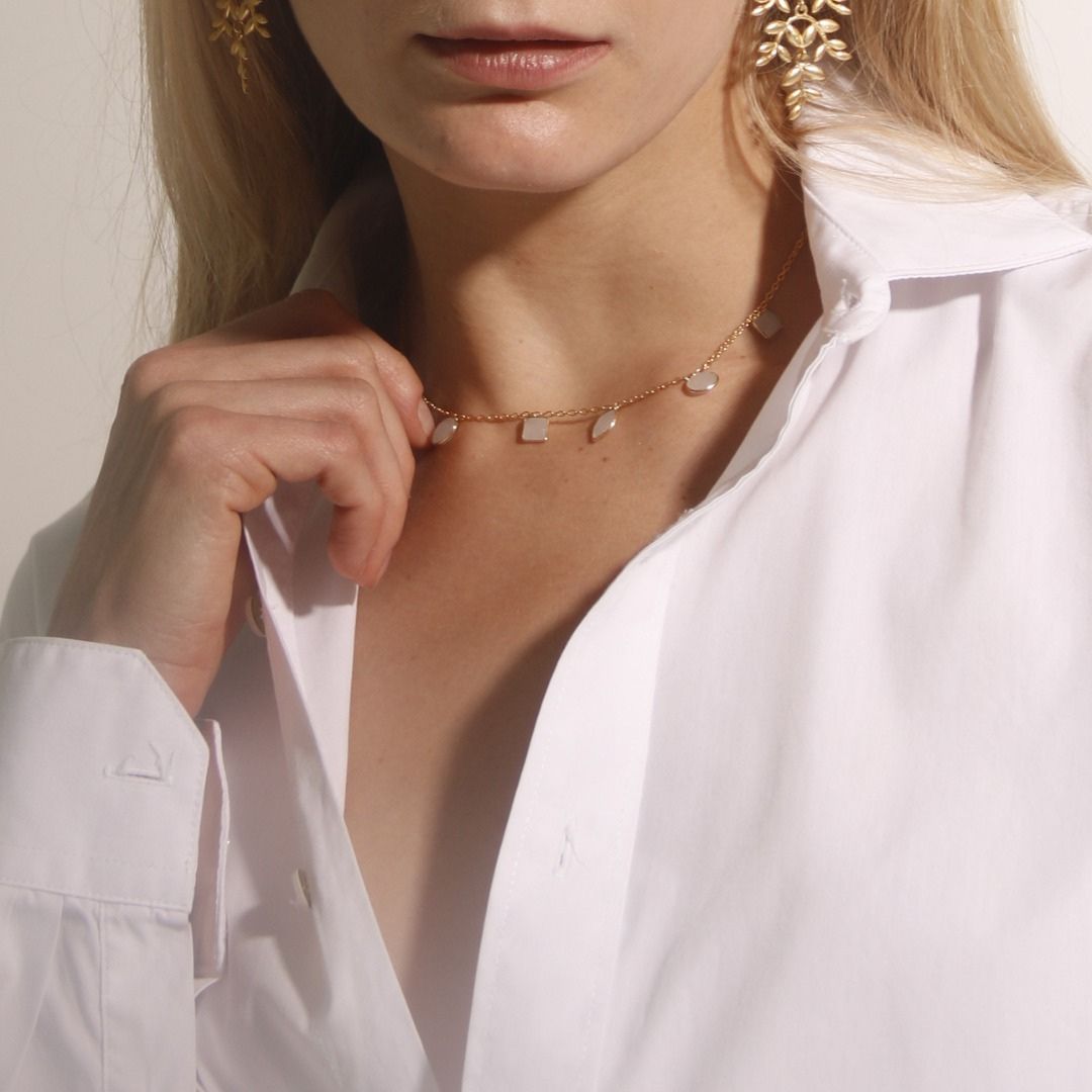 MAR, COLLAR CON PIEDRAS NATURALES Y BAÑO DE ORO.