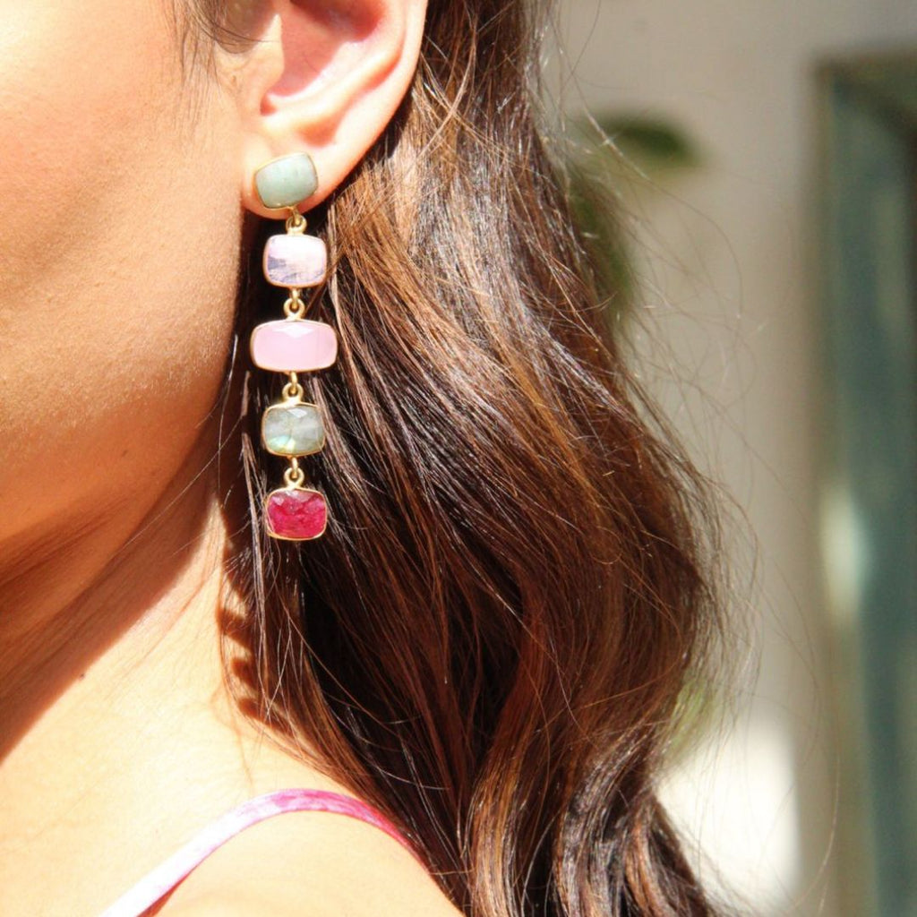 TUI, aretes largos con piedras naturales