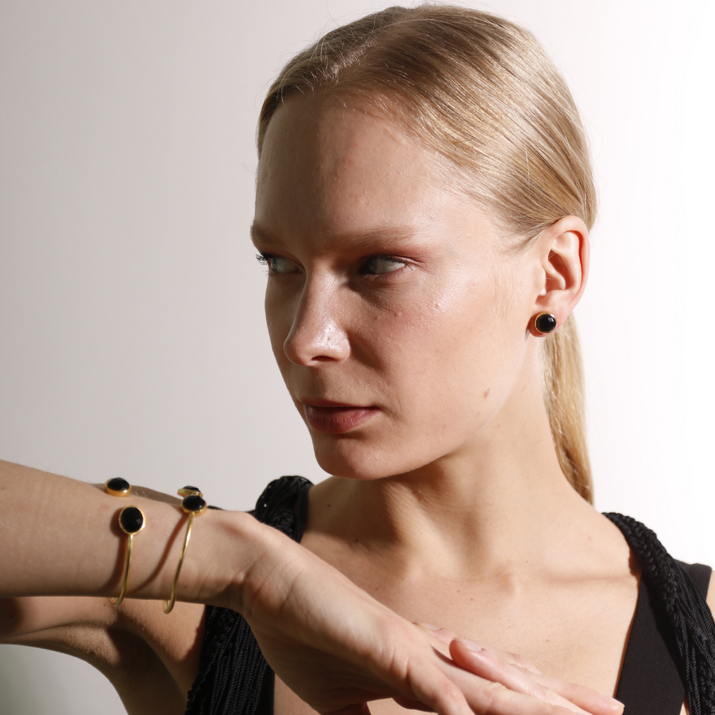 TATIANA, ARETES DESMONTABLES CON BAÑO DE ORO Y PIEDRAS NATURALES.