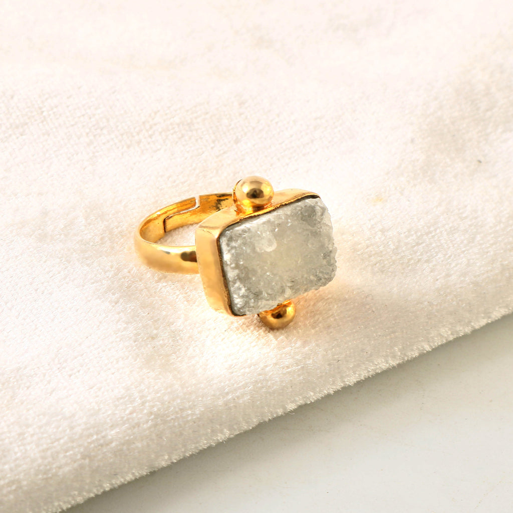 LINA, ANILLO CON PIEDRAS NATURALES Y BAÑO DE ORO