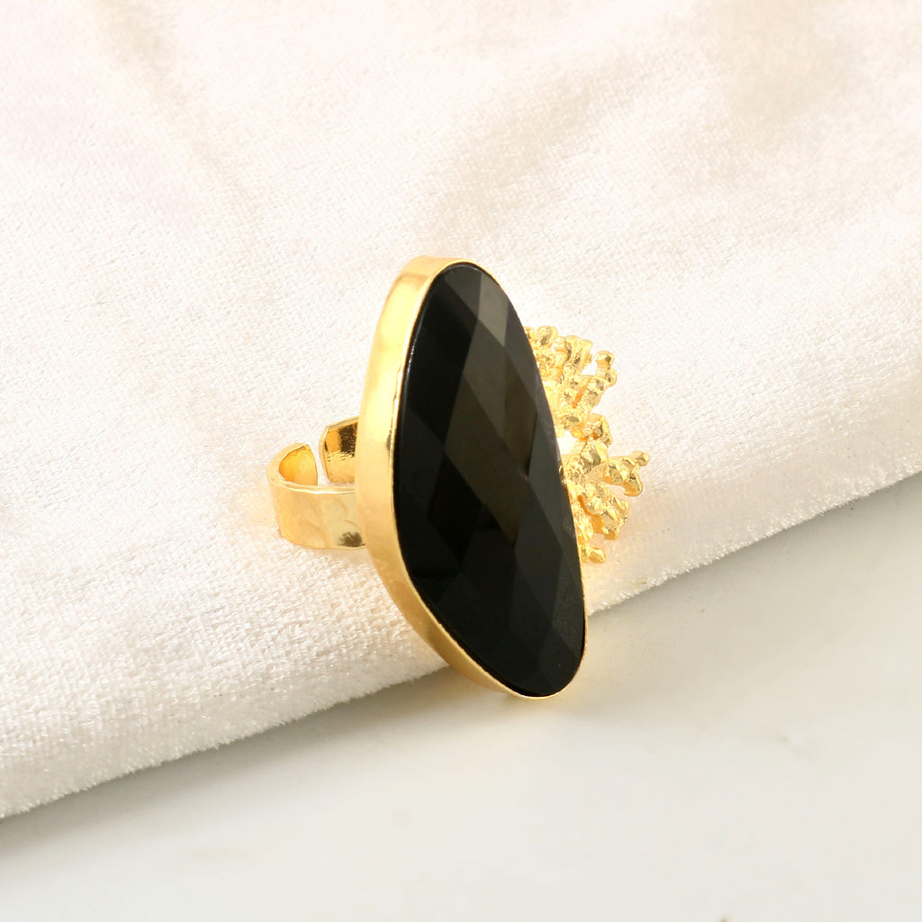 LUCCI, ANILLO CON PIEDRAS NATURALES Y BAÑO DE ORO