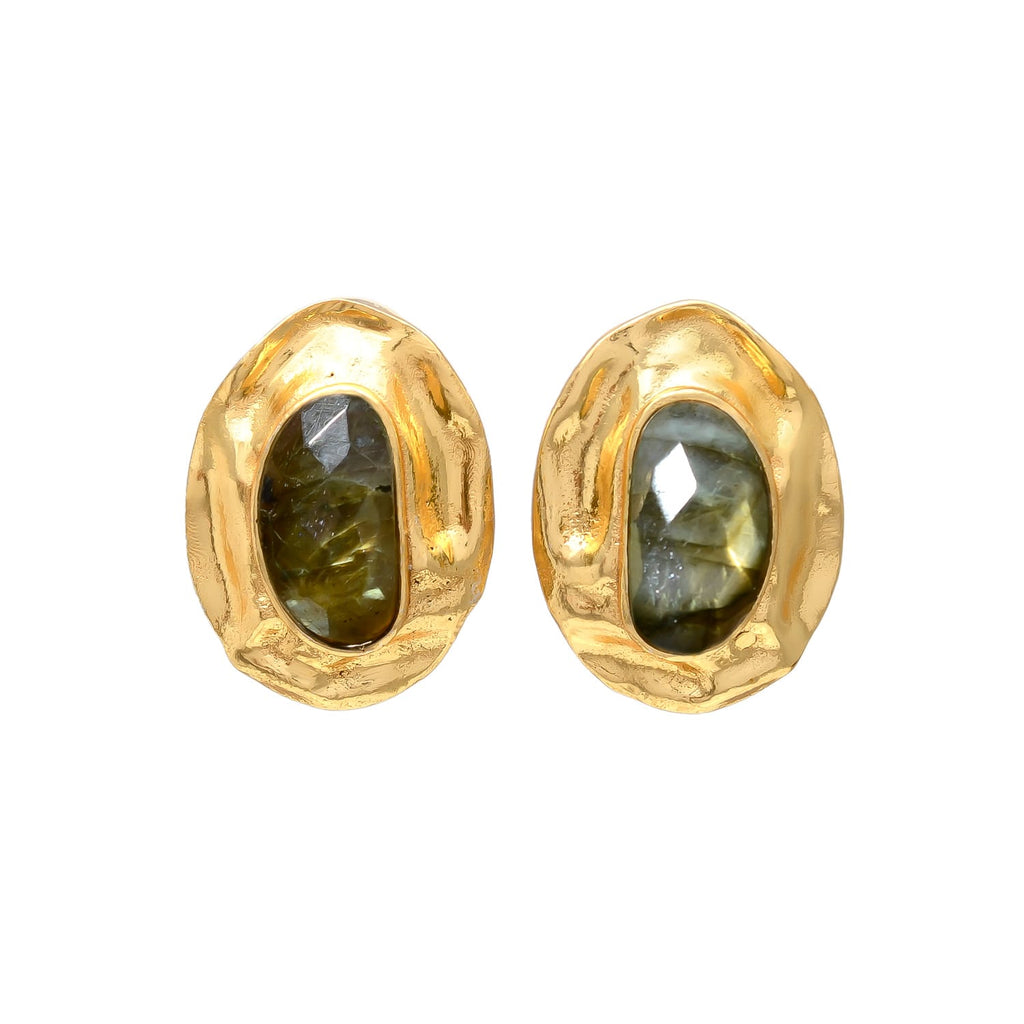 OLIVA, ARETES CON PIEDRAS NATURALES Y BAÑO DE ORO