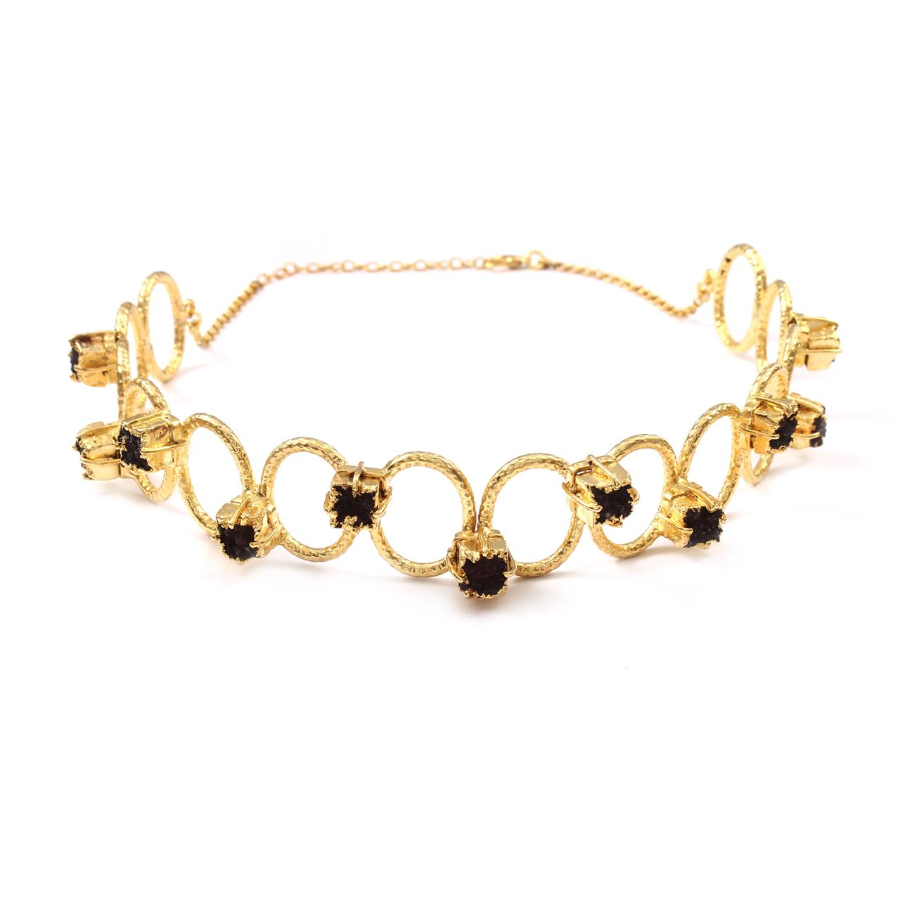 CALLISTO, GARGANTILLA TIPO CROCKER CON PIEDRAS DRUZA DE CUARZO Y BAÑO DE ORO