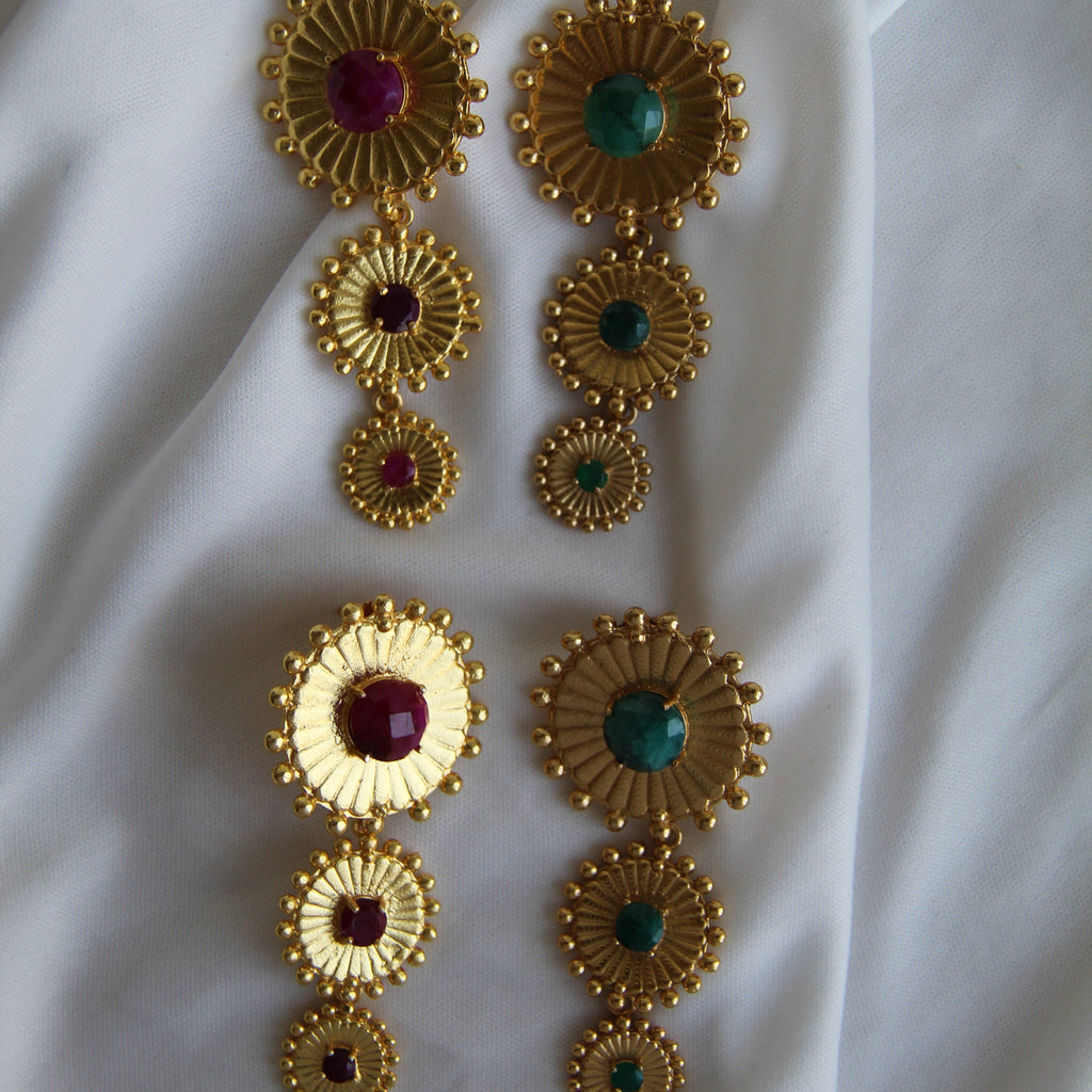 LORETTE, ARETES DESMONTABLES CON PIEDRAS NATURALES Y BAÑO DE ORO