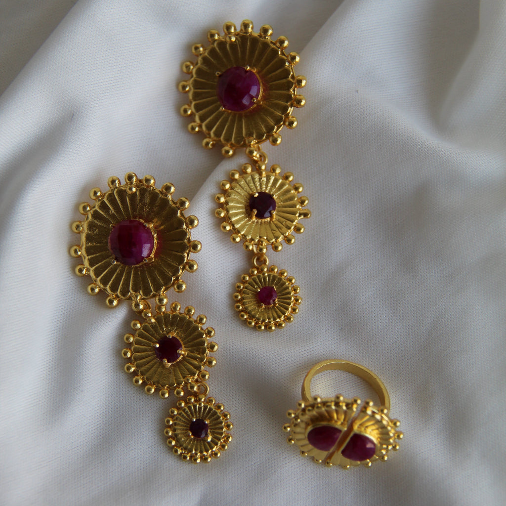 LORETTE, ARETES DESMONTABLES CON PIEDRAS NATURALES Y BAÑO DE ORO