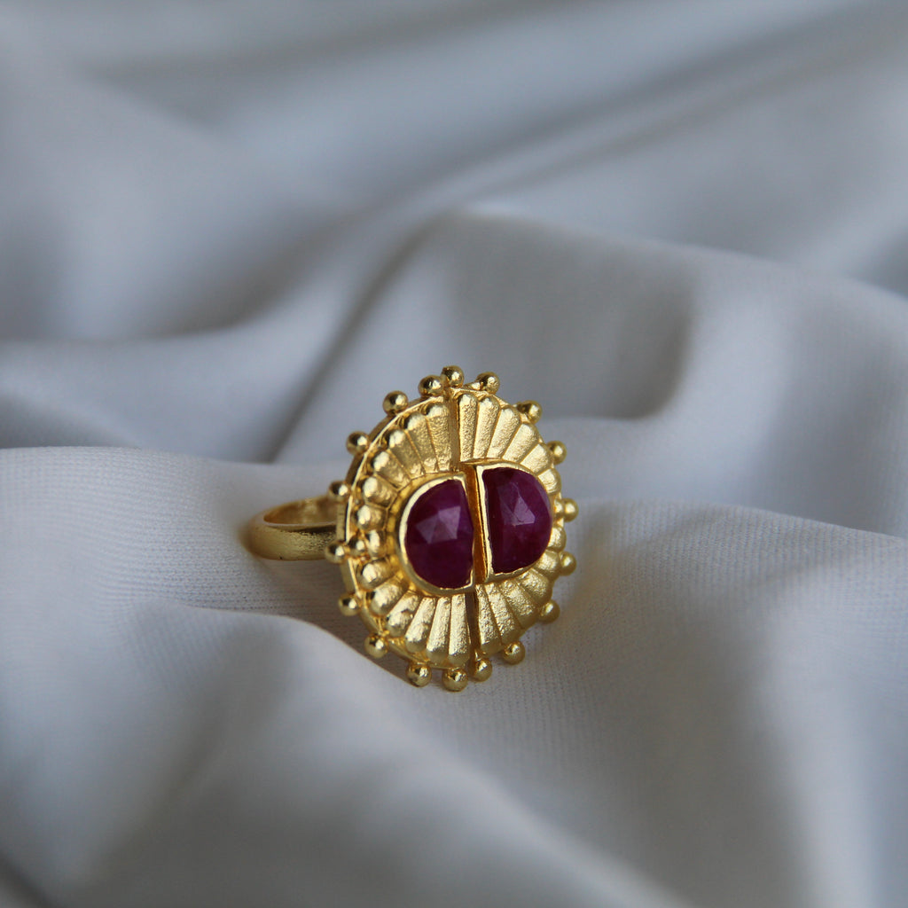 LORETTE, ANILLO AJUSTABLE CON PIEDRAS NATURALES Y BAÑO DE ORO