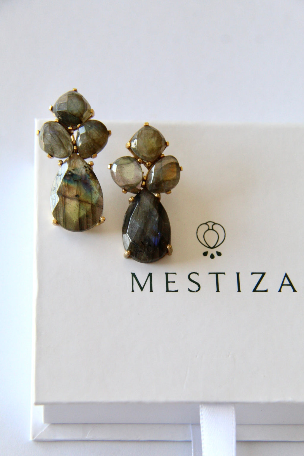 CECILE, aretes desmontables con piedras naturales