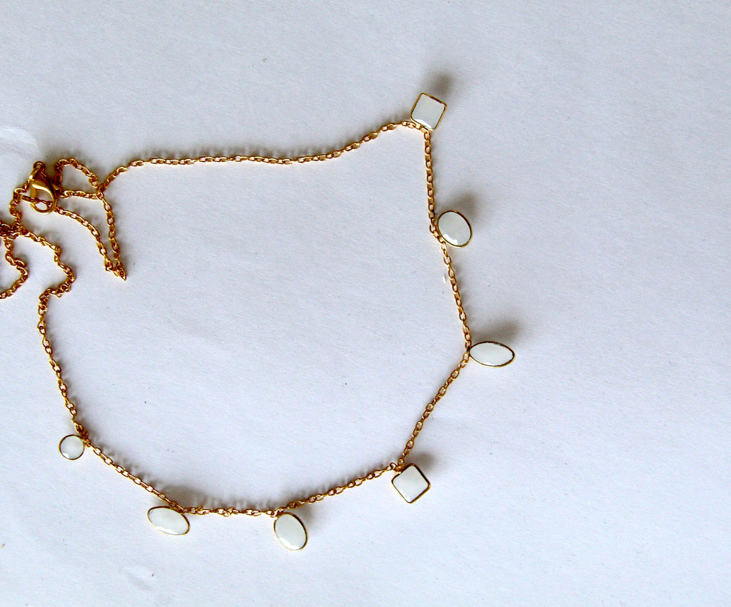 MAR, COLLAR CON PIEDRAS NATURALES Y BAÑO DE ORO.