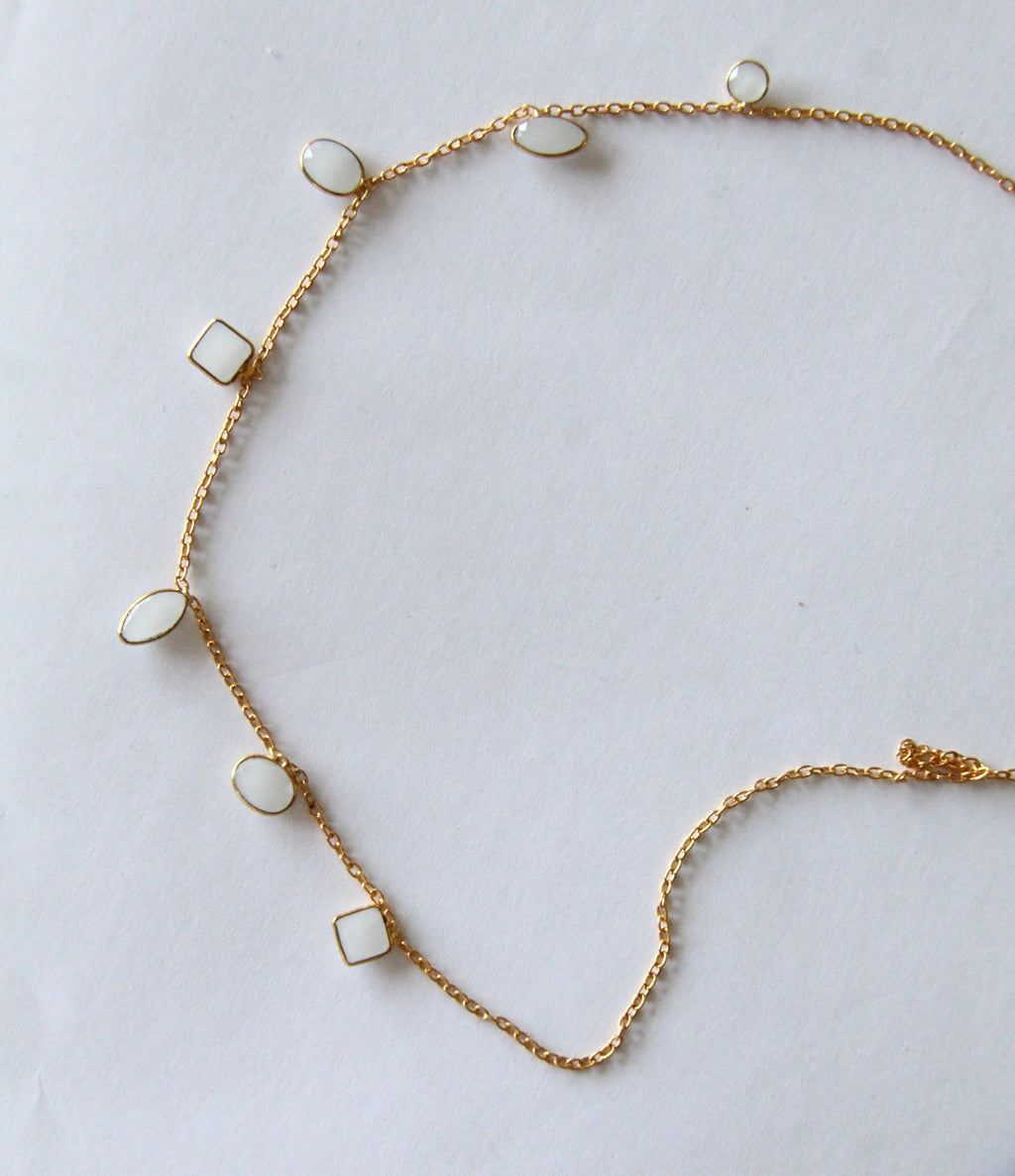 MAR, COLLAR CON PIEDRAS NATURALES Y BAÑO DE ORO.