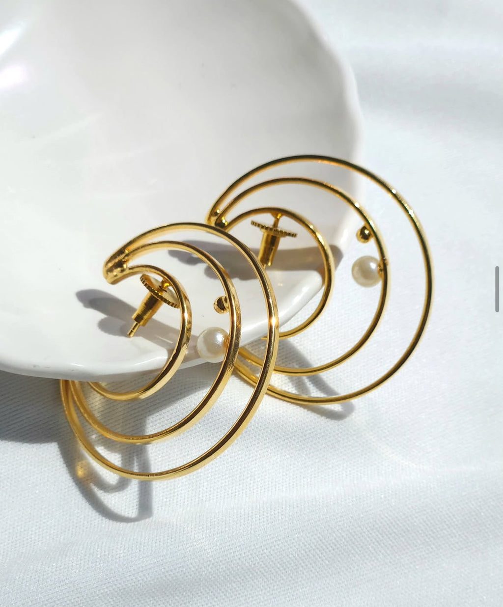 GIANA, ARETES PERLA Y BAÑO DE ORO DE 18 K