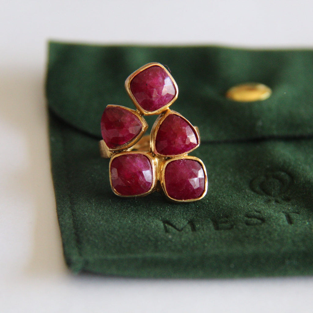 SHINE anillo con piedras y baño de oro de 24k