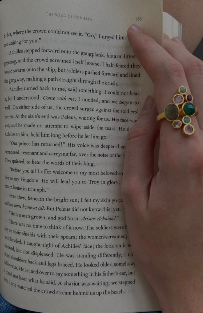 SOLIER, anillo de piedras naturales y baño de oro.