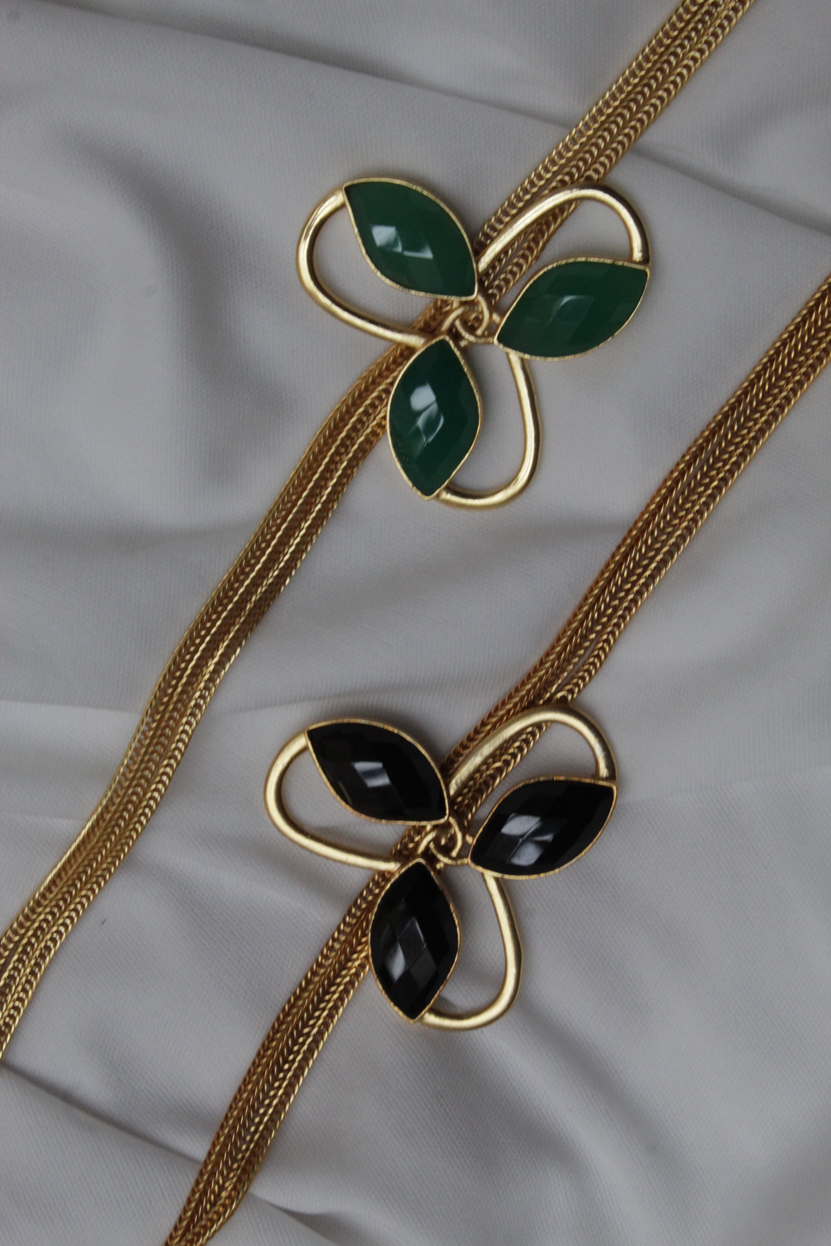 MARIA JOSE, COLLAR TIPO CHOKER CON PIEDRAS NATURALES Y BAÑO DE ORO