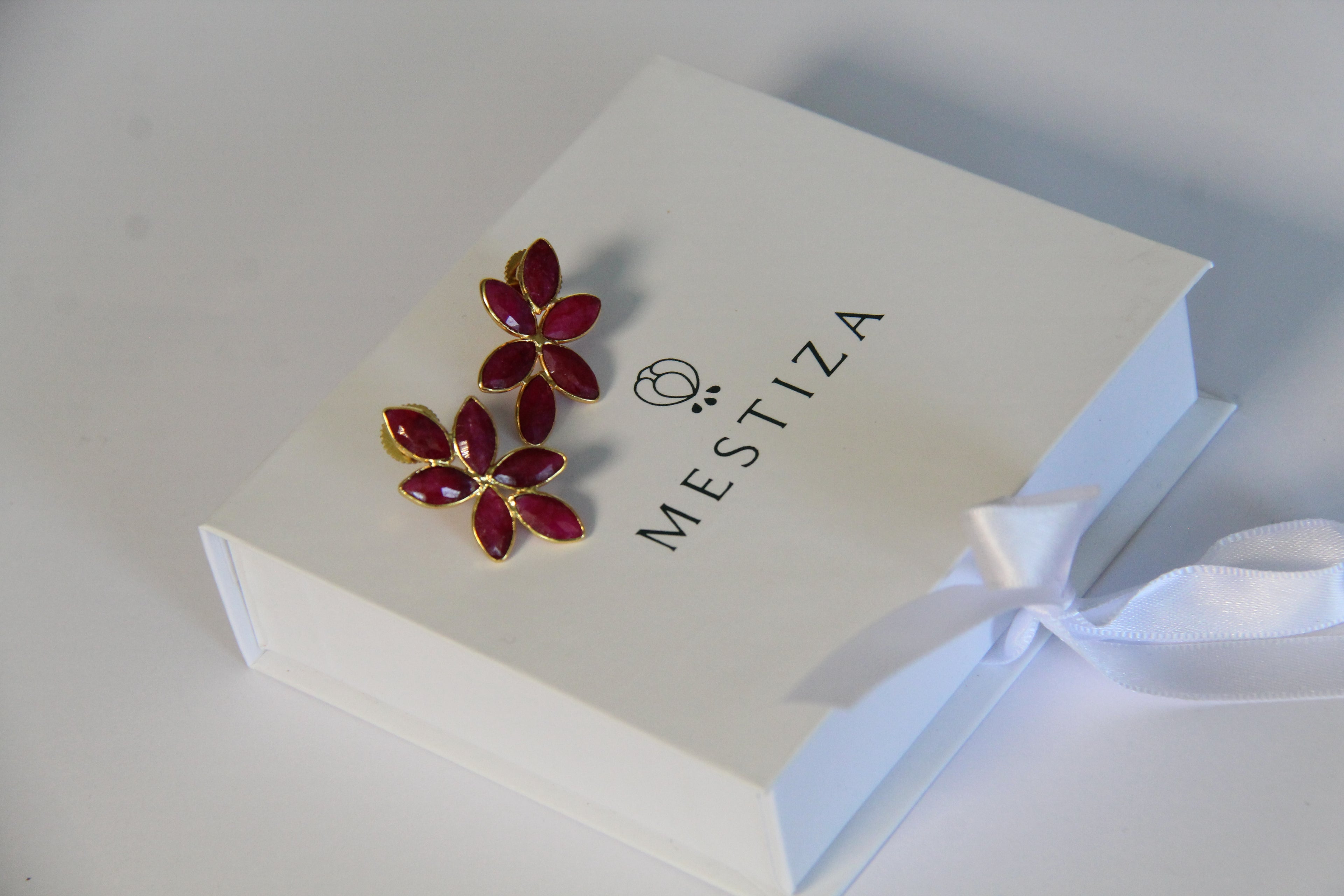 SKY, ARETES CON PIEDRAS NATURALES