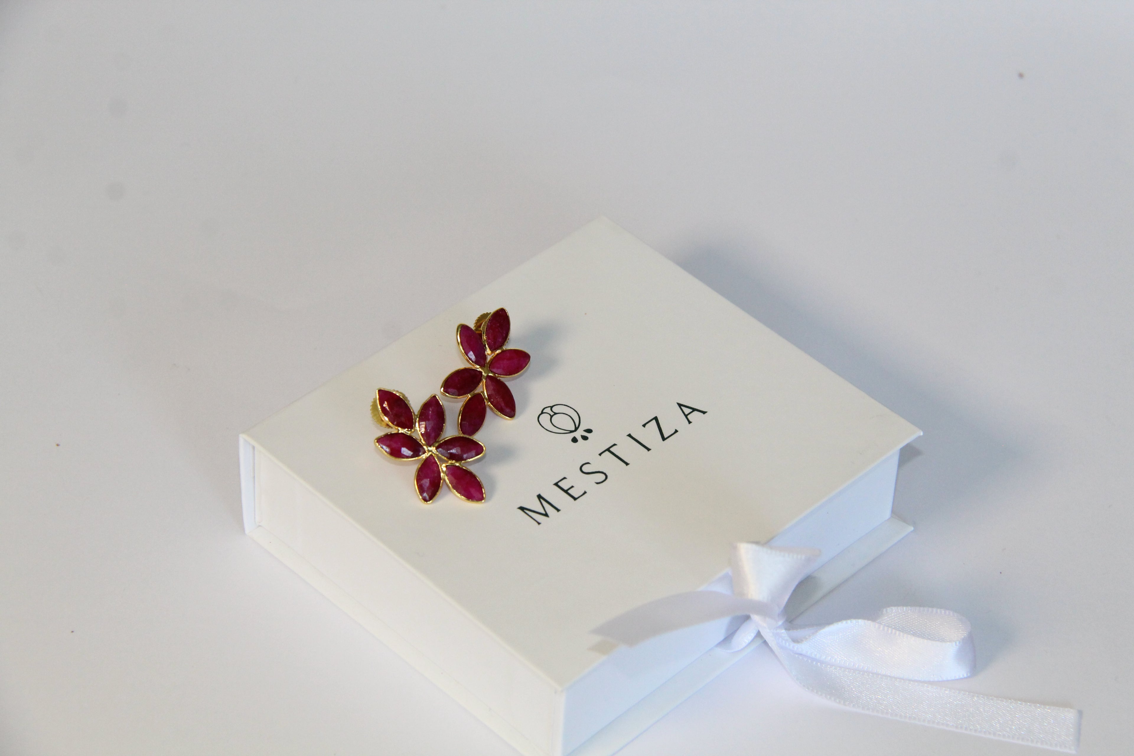 SKY, ARETES CON PIEDRAS NATURALES