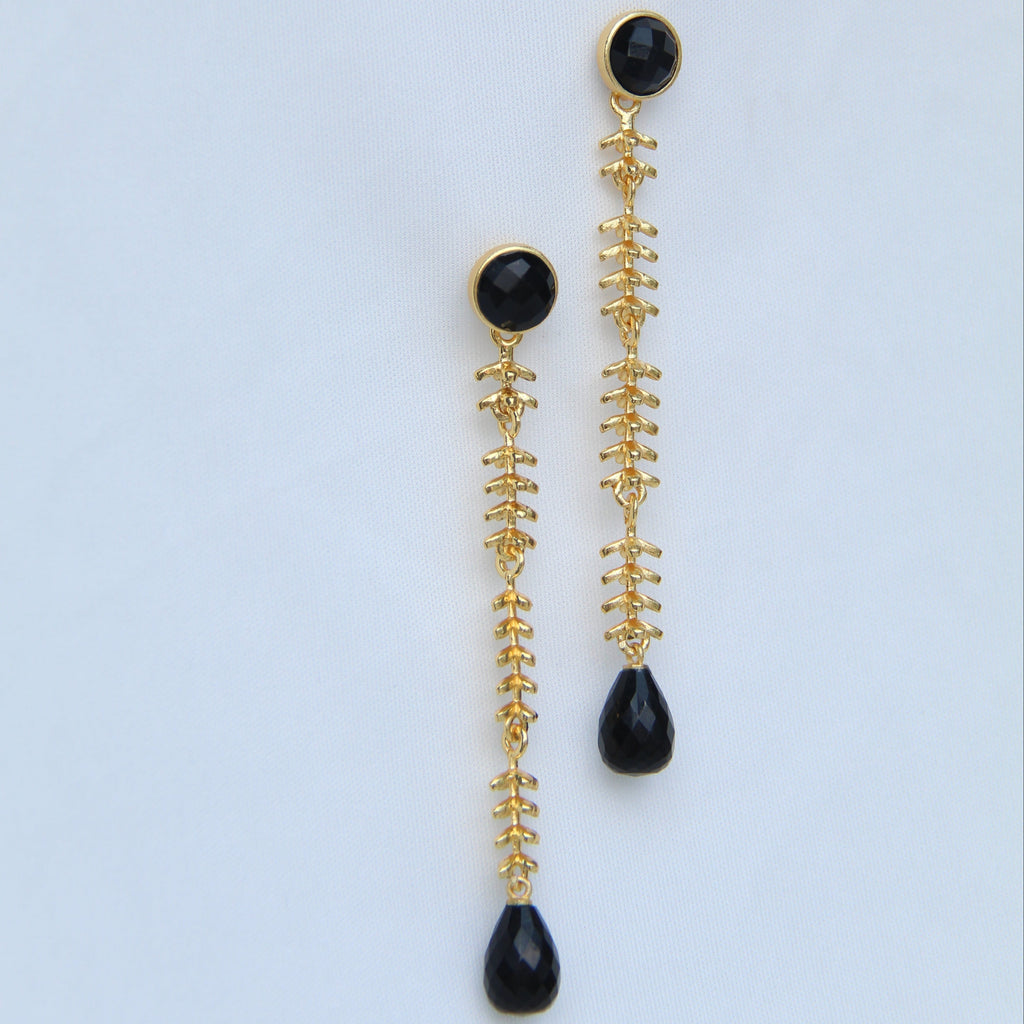 SAKTI, ARETES DESMONTABLES CON PIEDRAS NATURALES Y BAÑO DE ORO