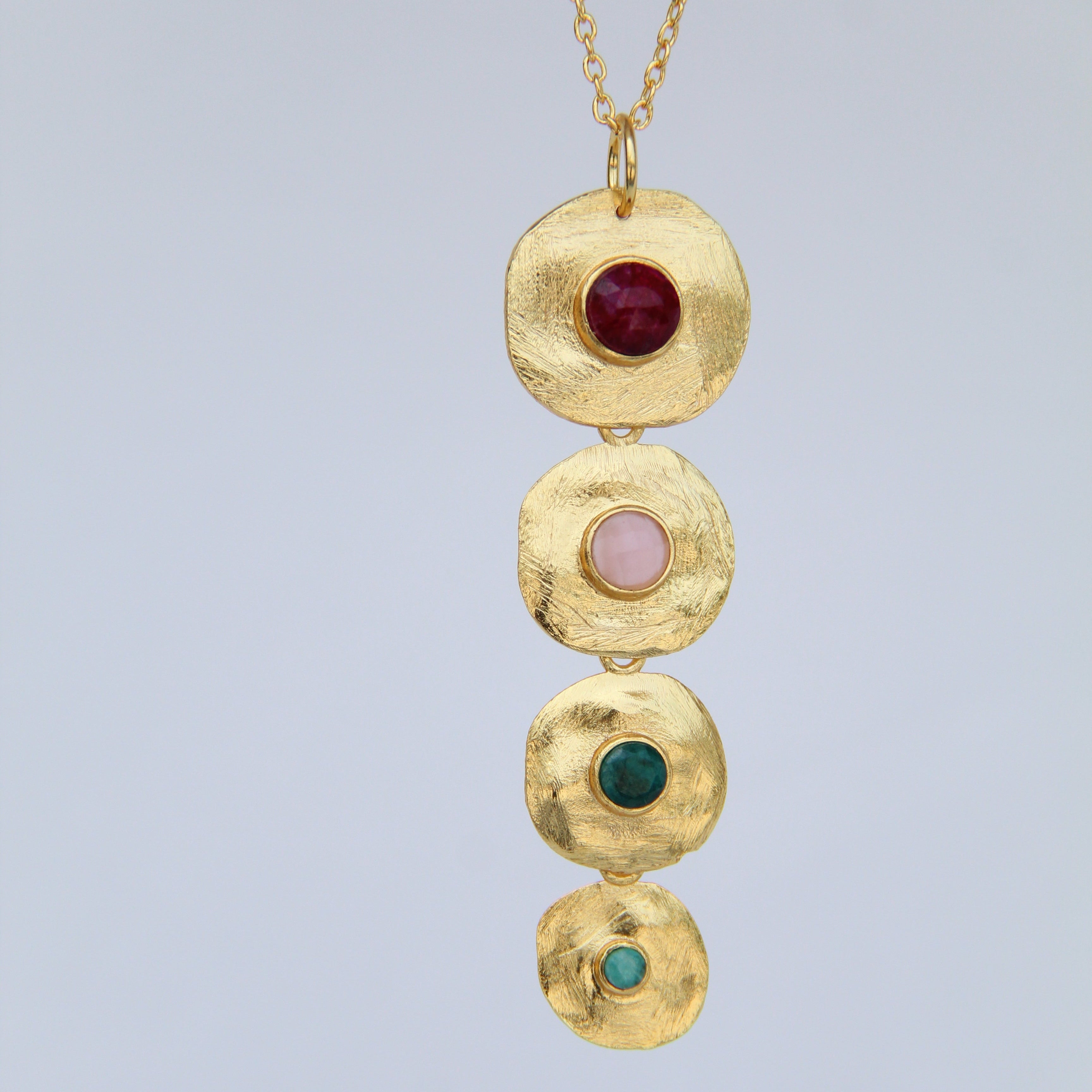 PADMA COLLAR , DESMONTABLE CON PIEDRAS NATURALES Y BAÑO DE ORO