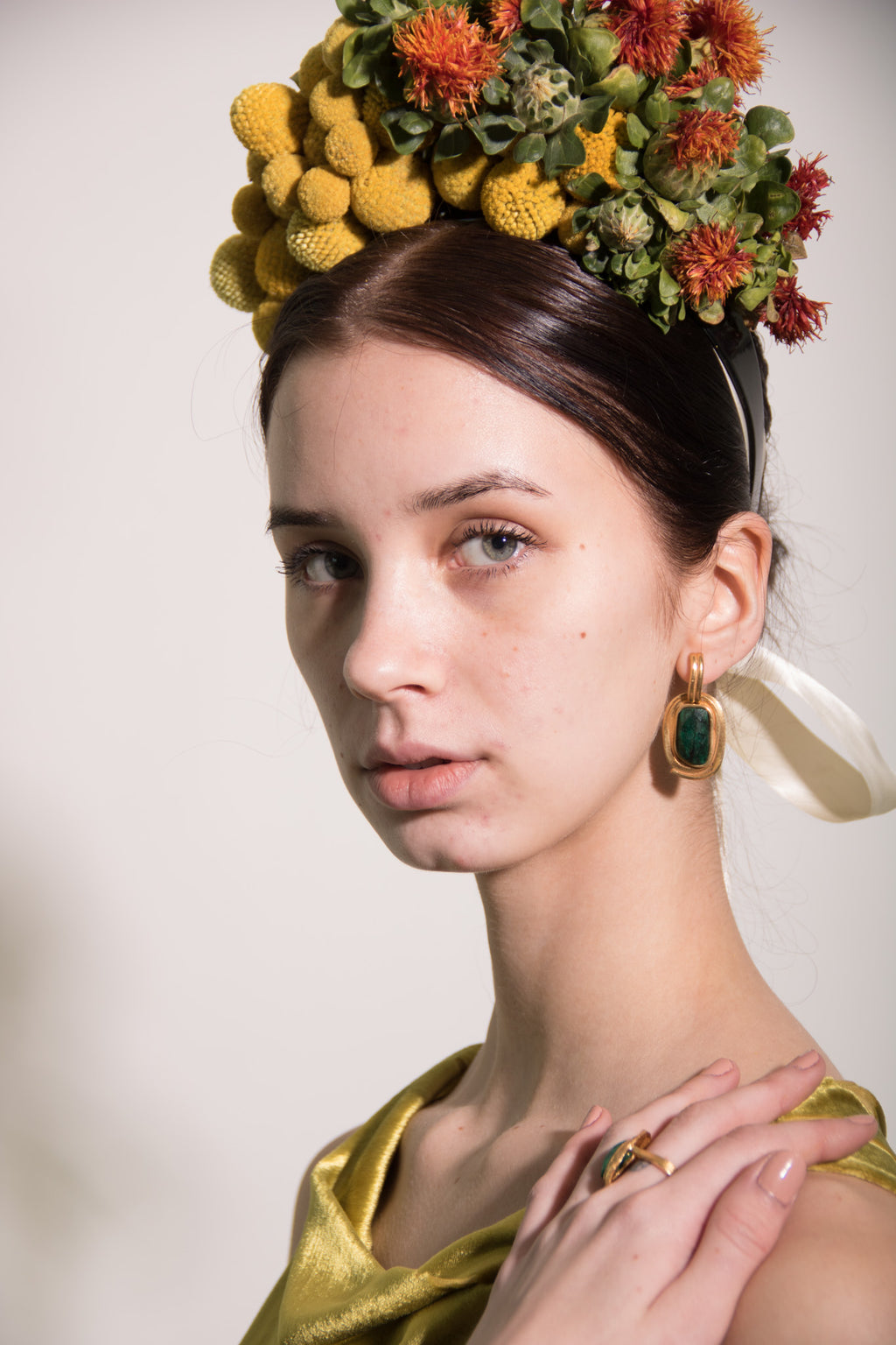 CASSIA , ARETES CON PIEDRAS NATURALES Y BAÑO DE ORO