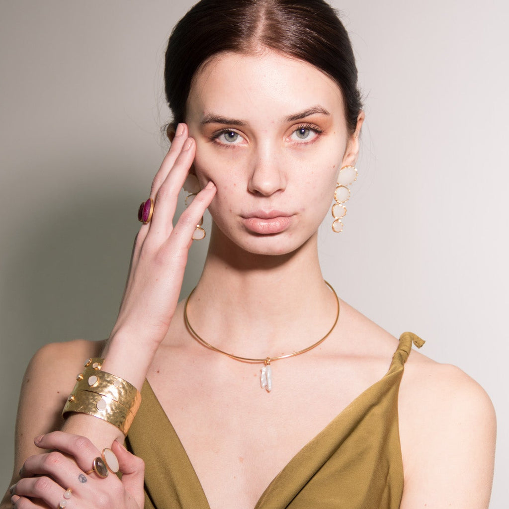 COLLAR PERLA, CON PERLA NATURAL Y BAÑO DE ORO