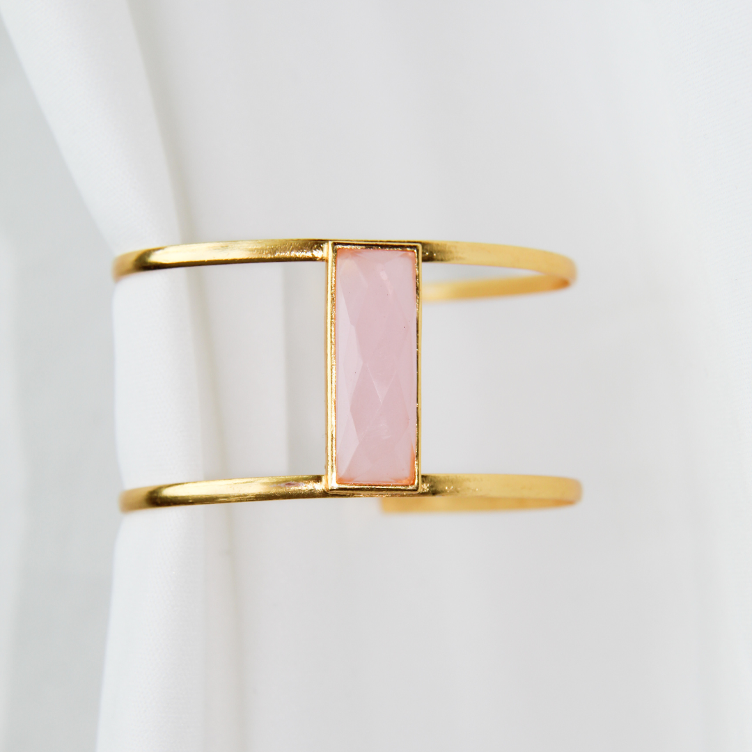 IVONNE, BRAZALETE CON PIEDRAS NATURALES Y BAÑO DE ORO