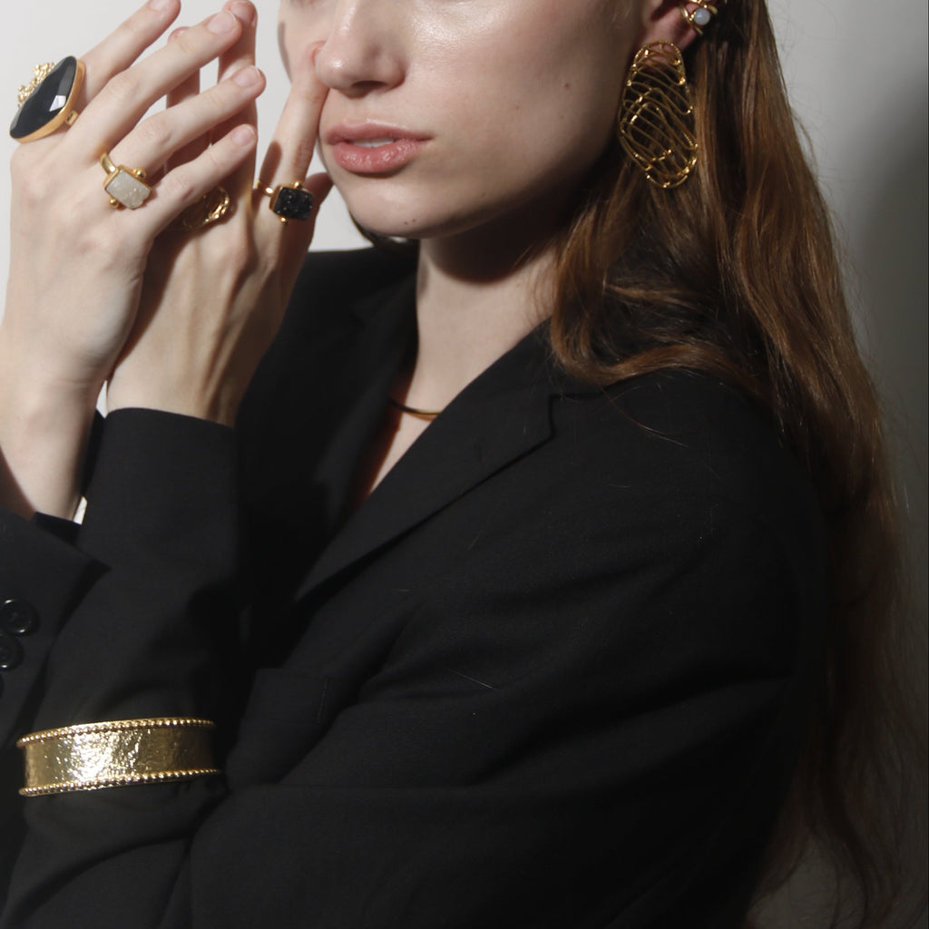 MAXI KALIRA, ARETES CON BAÑO DE ORO