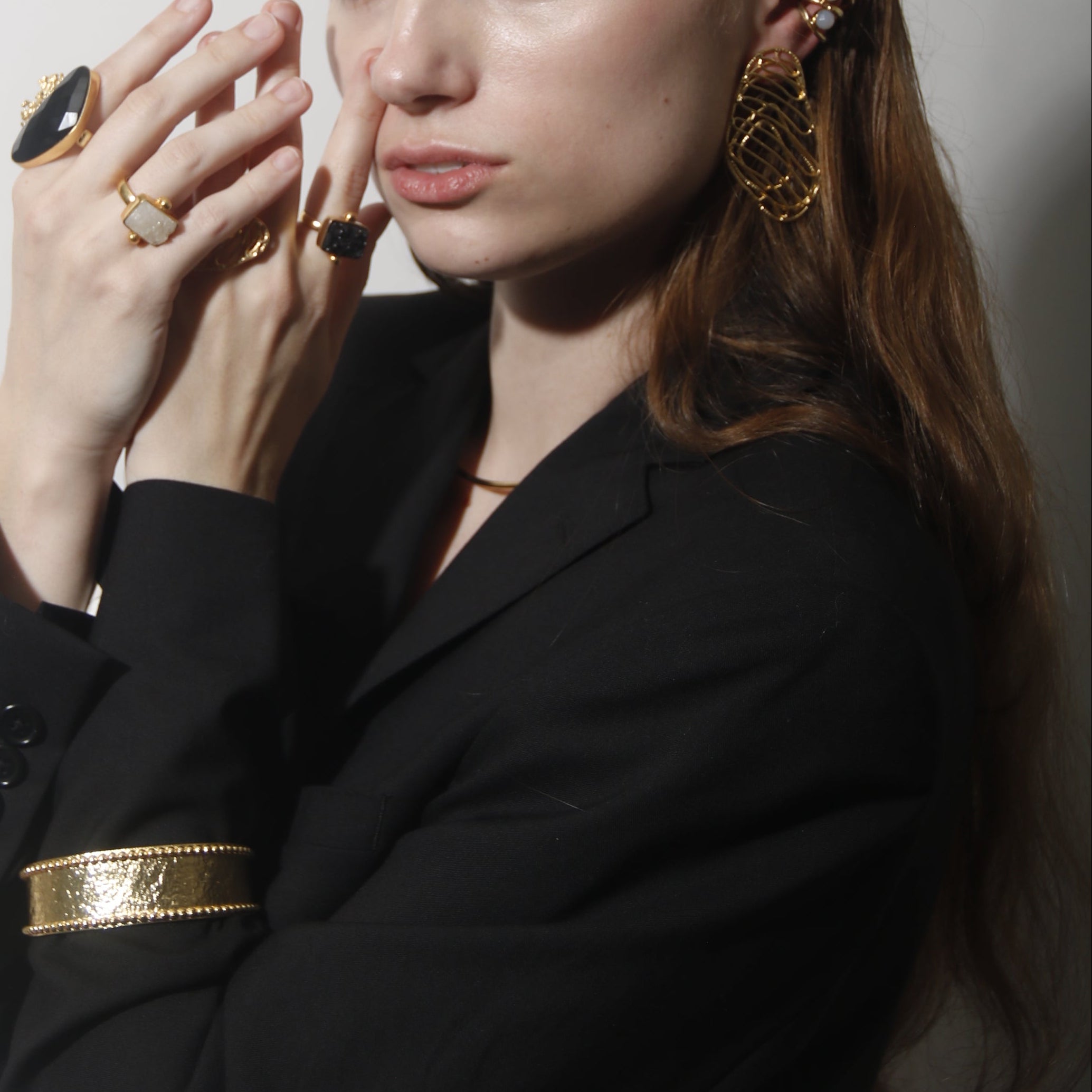 MAXI KALIRA, ARETES CON BAÑO DE ORO