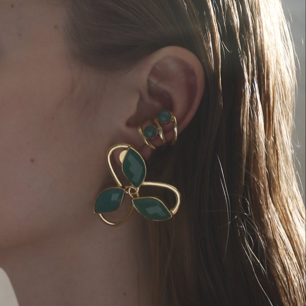 ANYA, EARCUFF CON PIEDRAS NATURALES Y BAÑO DE ORO