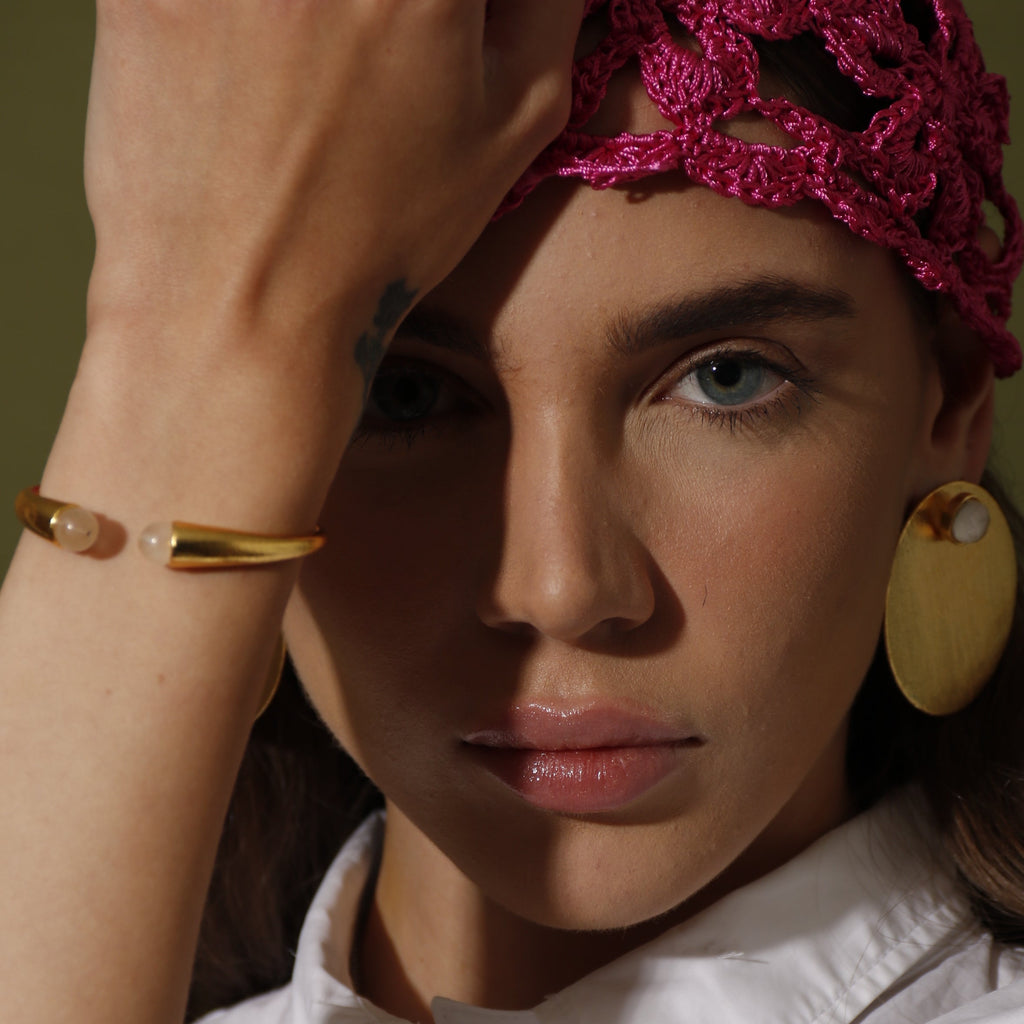 DANIELLE, BRAZALETE CON PIEDRAS NATURALES Y BAÑO DE ORO