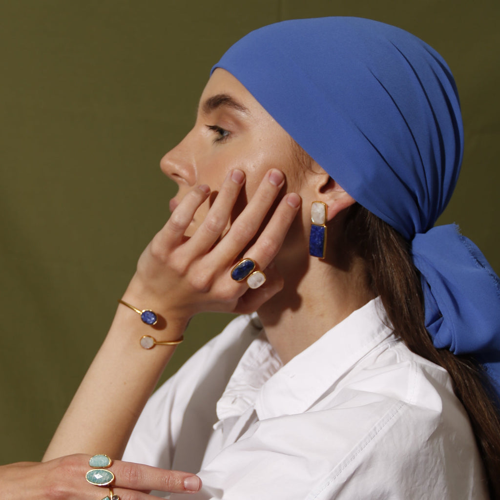 MATHILDE, ANILLO CON PIEDRAS NATURALES Y BAÑO DE ORO DE 14K
