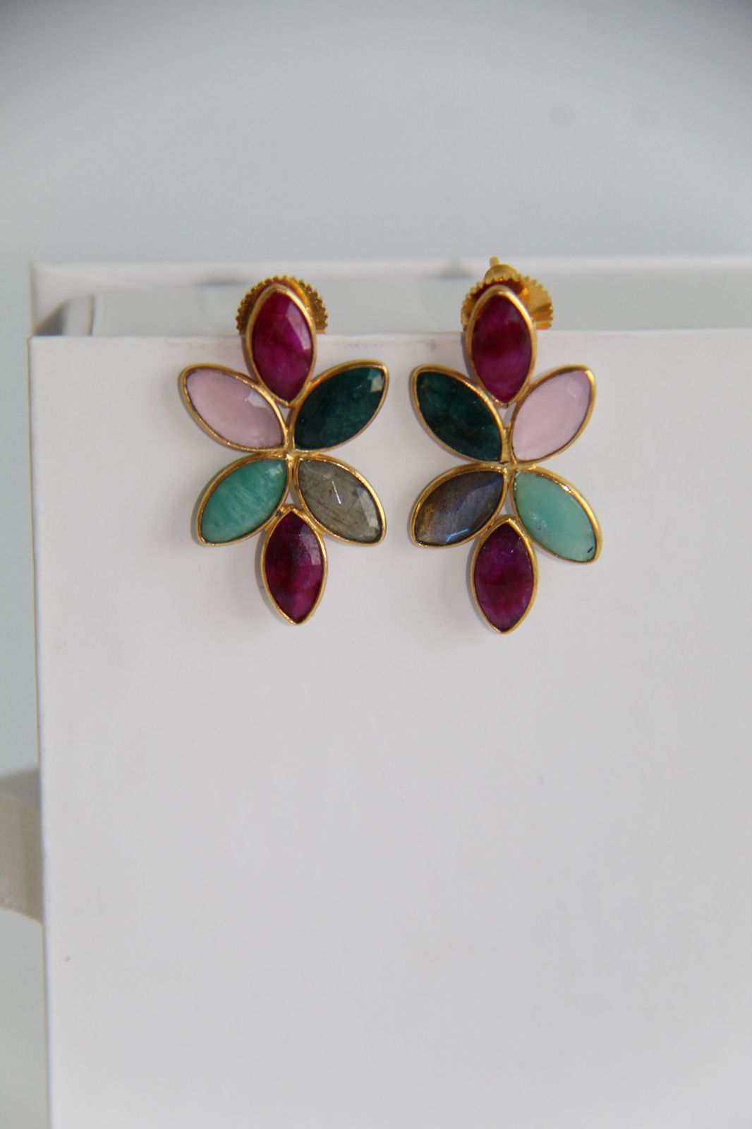 SKY, ARETES CON PIEDRAS NATURALES