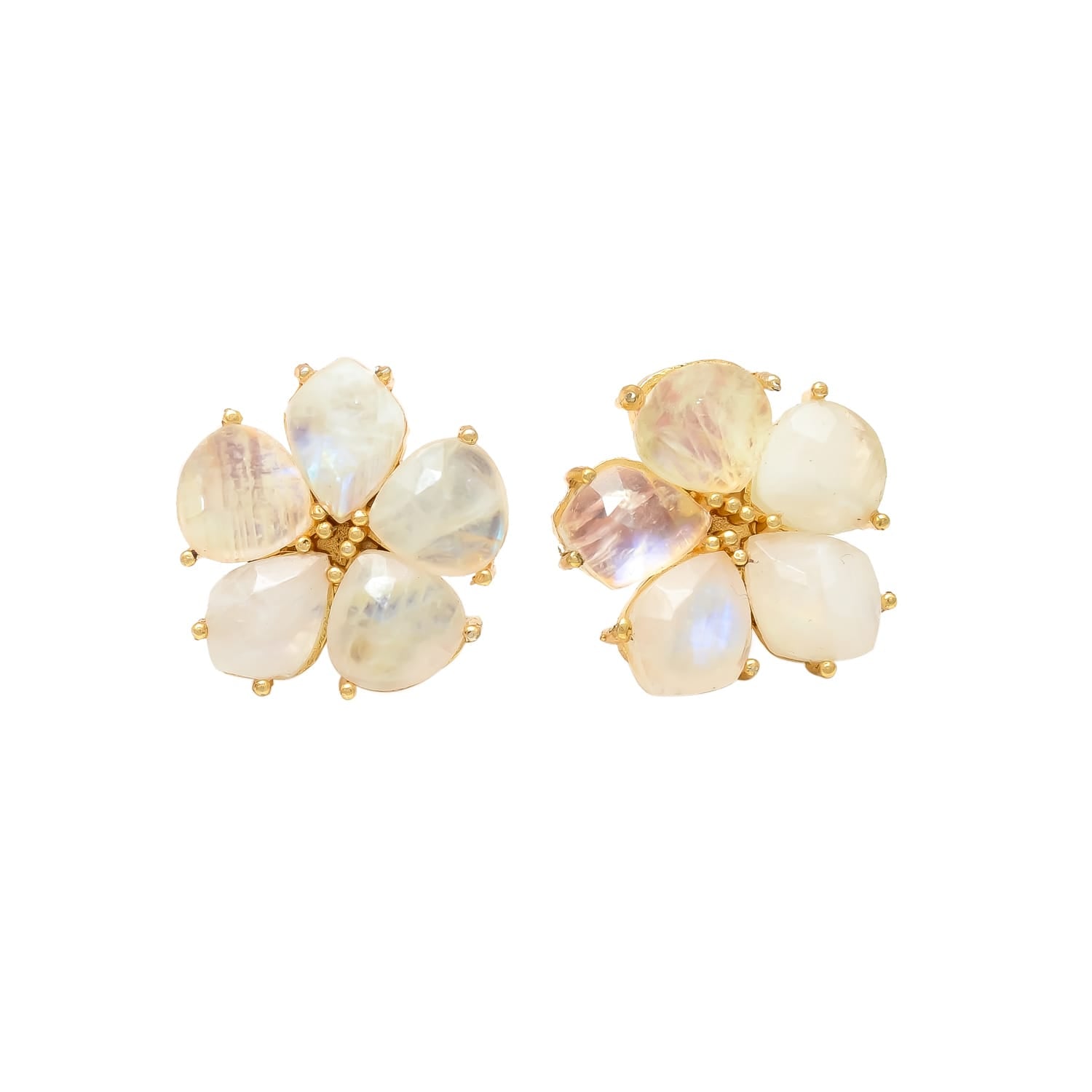 MACA, Aretes con piedras naturales