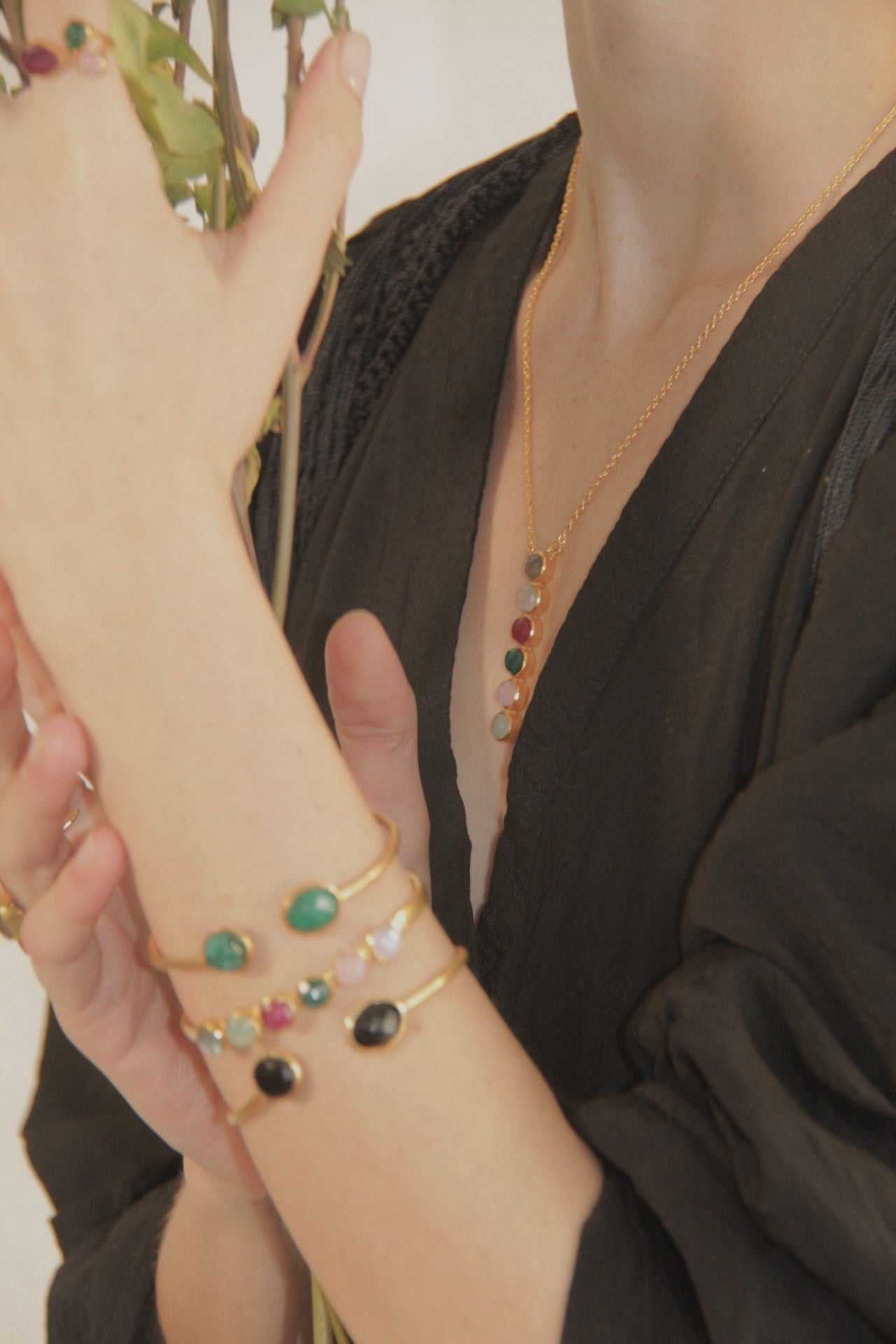 ELLE, COLLAR CON 6 PIEDRAS NATURALES