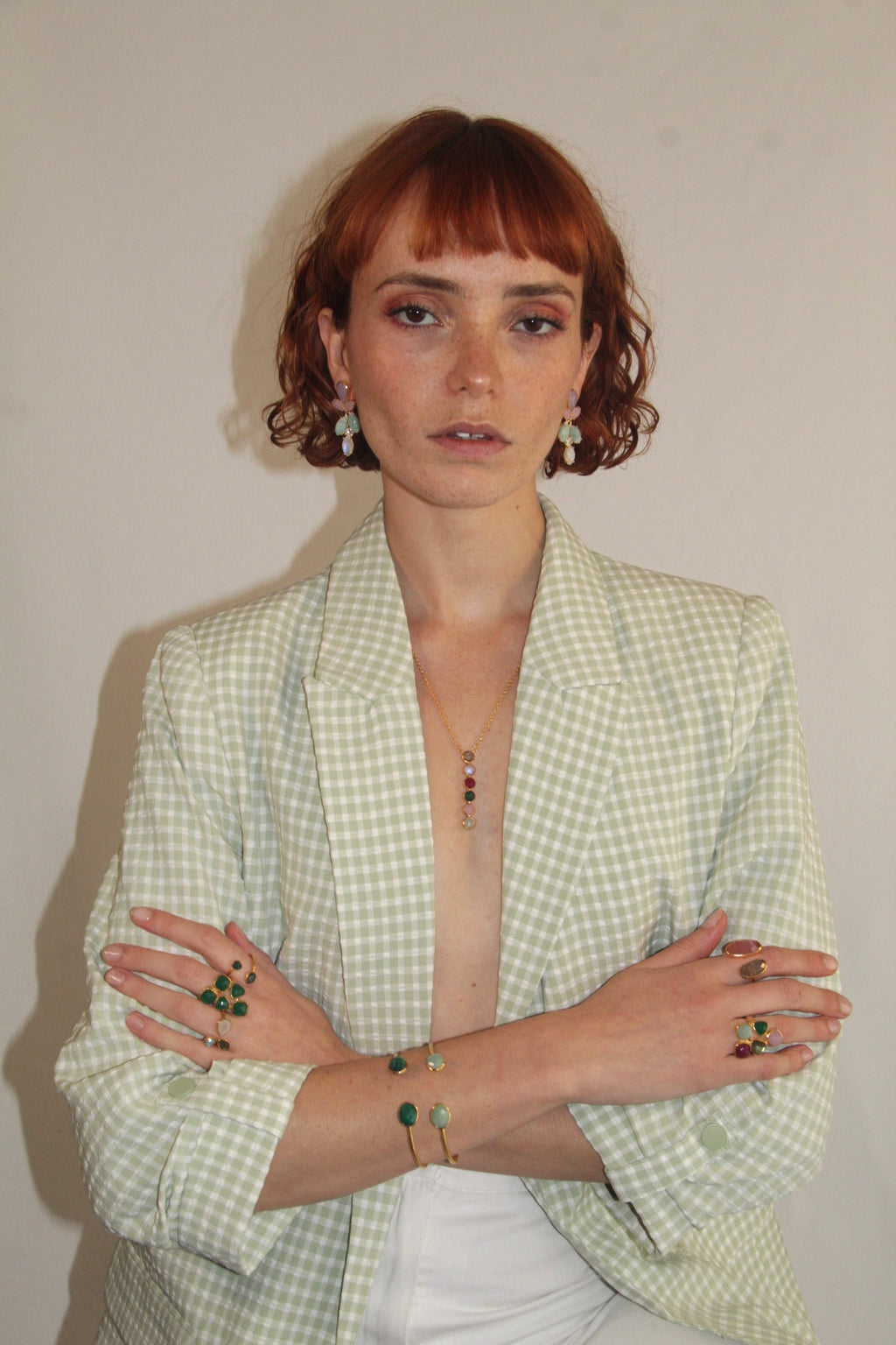 MAGNOLIA, ARETES CON PIEDRAS NATURALES