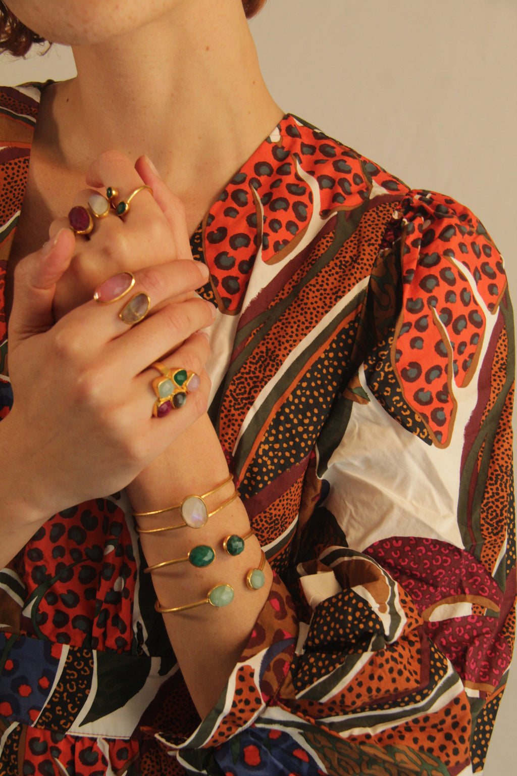 CLOE, BRAZALETE CON PIEDRA NATURAL