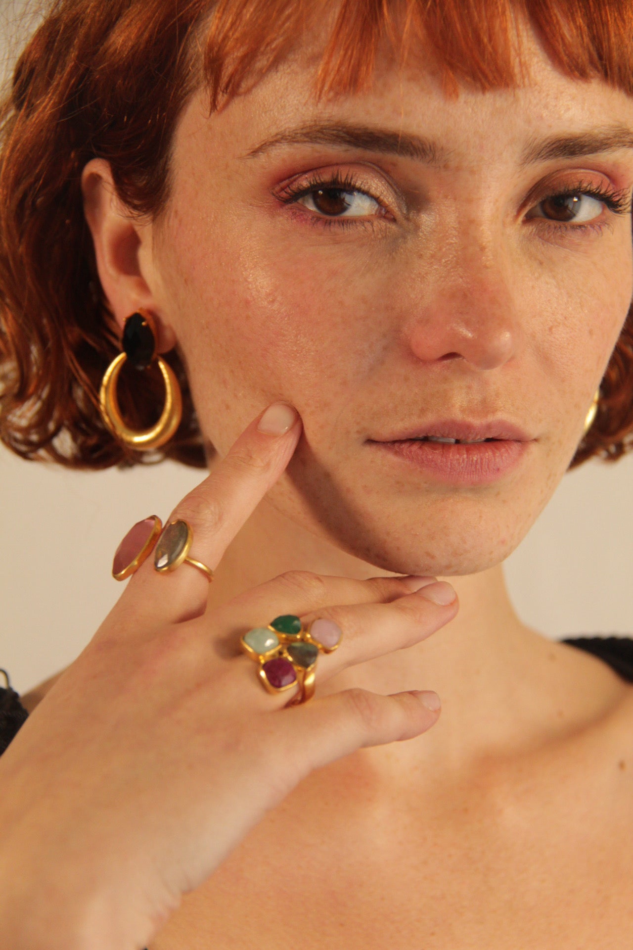 FRANCA, ARETES CON PIEDRAS NATURALES