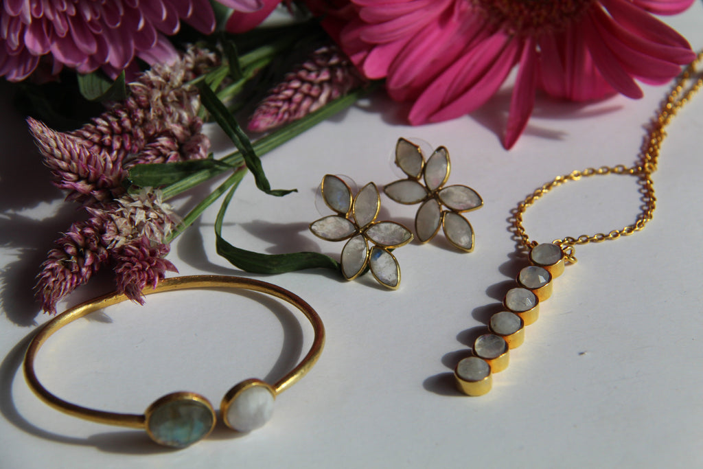 ELLE, COLLAR CON 6 PIEDRAS NATURALES