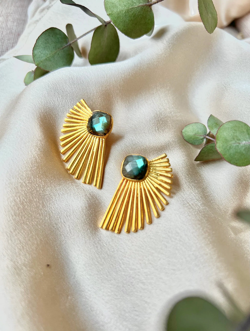 STELLA, aretes con piedras naturales